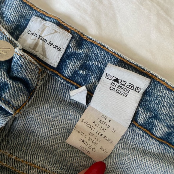 Calvin Klein Vintage Jean Shorts - size 4 - Picture 4 of 4
